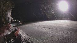 Prostřední část sjezdovky a snowpark