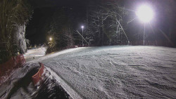 Prostřední část sjezdovky a snowpark