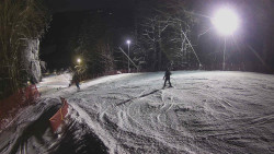 Prostřední část sjezdovky a snowpark