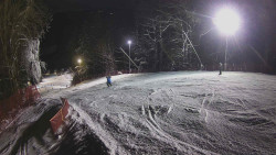 Prostřední část sjezdovky a snowpark