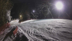 Prostřední část sjezdovky a snowpark