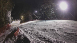 Prostřední část sjezdovky a snowpark