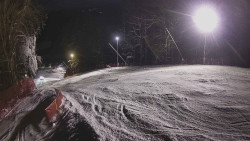 Prostřední část sjezdovky a snowpark
