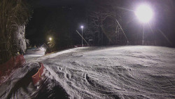 Prostřední část sjezdovky a snowpark