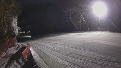 Prostřední část sjezdovky a snowpark