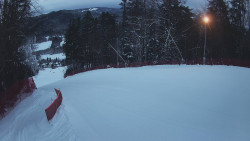 Prostřední část sjezdovky a snowpark