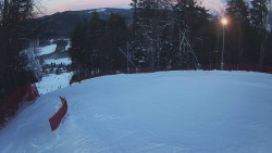 Prostřední část sjezdovky a snowpark