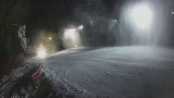 Prostřední část sjezdovky a snowpark