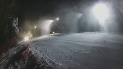 Prostřední část sjezdovky a snowpark