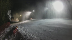 Prostřední část sjezdovky a snowpark