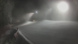 Prostřední část sjezdovky a snowpark