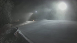 Prostřední část sjezdovky a snowpark