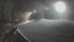 Prostřední část sjezdovky a snowpark
