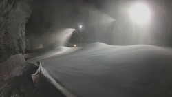 Prostřední část sjezdovky a snowpark