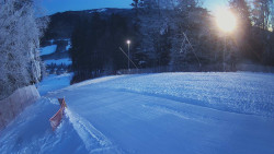 Prostřední část sjezdovky a snowpark