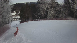 Prostřední část sjezdovky a snowpark