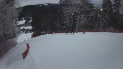 Prostřední část sjezdovky a snowpark