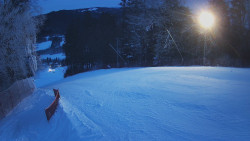 Prostřední část sjezdovky a snowpark