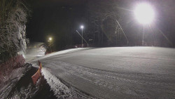 Prostřední část sjezdovky a snowpark