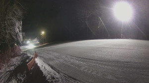 Skiareál Karolinka - Prostřední část sjezdovky a snowpark - 7.1.2026 v 06:05 Skiareál Karolinka - Prostřední část sjezdovky a snowpark - 7.1.2026 v 06:05