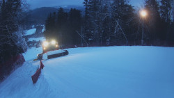 Prostřední část sjezdovky a snowpark
