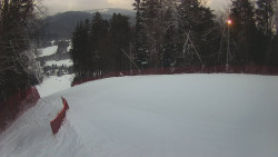 Prostřední část sjezdovky a snowpark