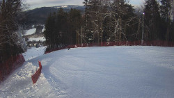 Prostřední část sjezdovky a snowpark
