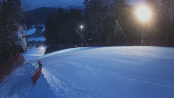 Prostřední část sjezdovky a snowpark
