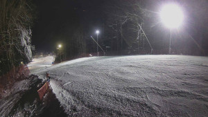 Skiareál Karolinka - Prostřední část sjezdovky a snowpark - 7.1.2026 v 19:05 Skiareál Karolinka - Prostřední část sjezdovky a snowpark - 7.1.2026 v 19:05