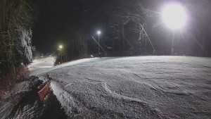 Skiareál Karolinka - Prostřední část sjezdovky a snowpark - 7.1.2026 v 19:25 Skiareál Karolinka - Prostřední část sjezdovky a snowpark - 7.1.2026 v 19:25