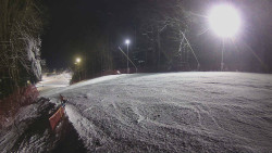 Prostřední část sjezdovky a snowpark