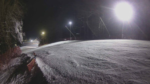 Skiareál Karolinka - Prostřední část sjezdovky a snowpark - 7.1.2026 v 20:55 Skiareál Karolinka - Prostřední část sjezdovky a snowpark - 7.1.2026 v 20:55