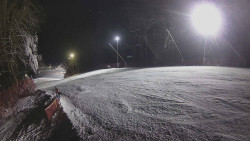 Prostřední část sjezdovky a snowpark
