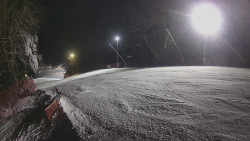 Prostřední část sjezdovky a snowpark
