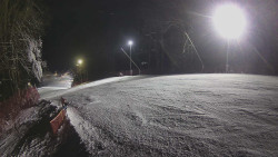 Prostřední část sjezdovky a snowpark