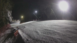 Prostřední část sjezdovky a snowpark
