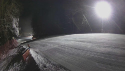 Prostřední část sjezdovky a snowpark