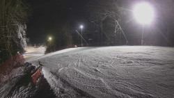 Prostřední část sjezdovky a snowpark