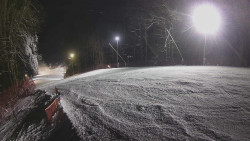 Prostřední část sjezdovky a snowpark
