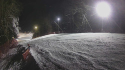 Prostřední část sjezdovky a snowpark