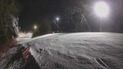 Prostřední část sjezdovky a snowpark