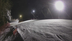 Prostřední část sjezdovky a snowpark