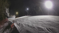 Prostřední část sjezdovky a snowpark
