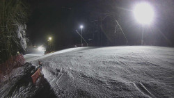 Prostřední část sjezdovky a snowpark