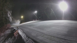 Prostřední část sjezdovky a snowpark