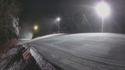 Prostřední část sjezdovky a snowpark