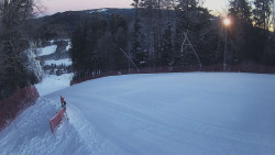 Prostřední část sjezdovky a snowpark