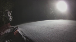 Prostřední část sjezdovky a snowpark