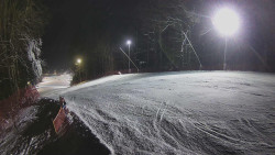 Prostřední část sjezdovky a snowpark