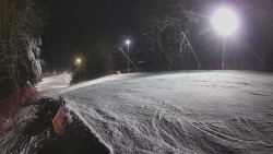 Prostřední část sjezdovky a snowpark